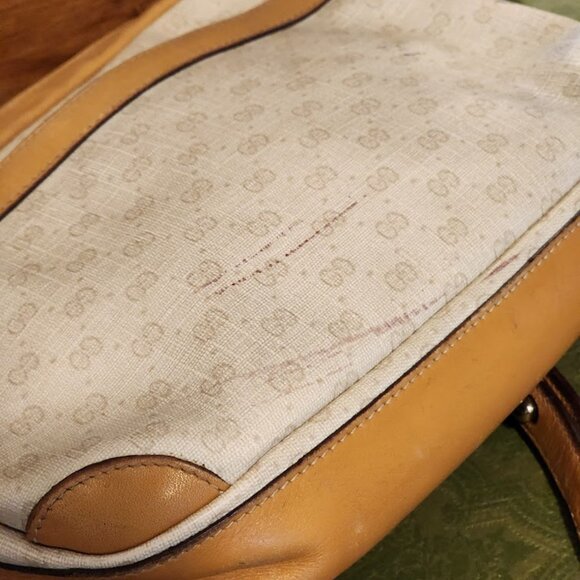 Gucci Cream GG Monogram Bag - Picture 12 of 15